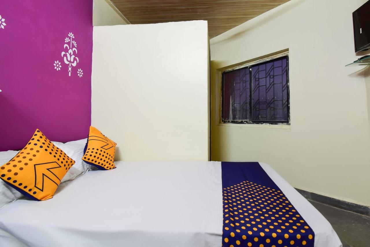 Spot On 66795 Hotel Abhijeet Otur Extérieur photo