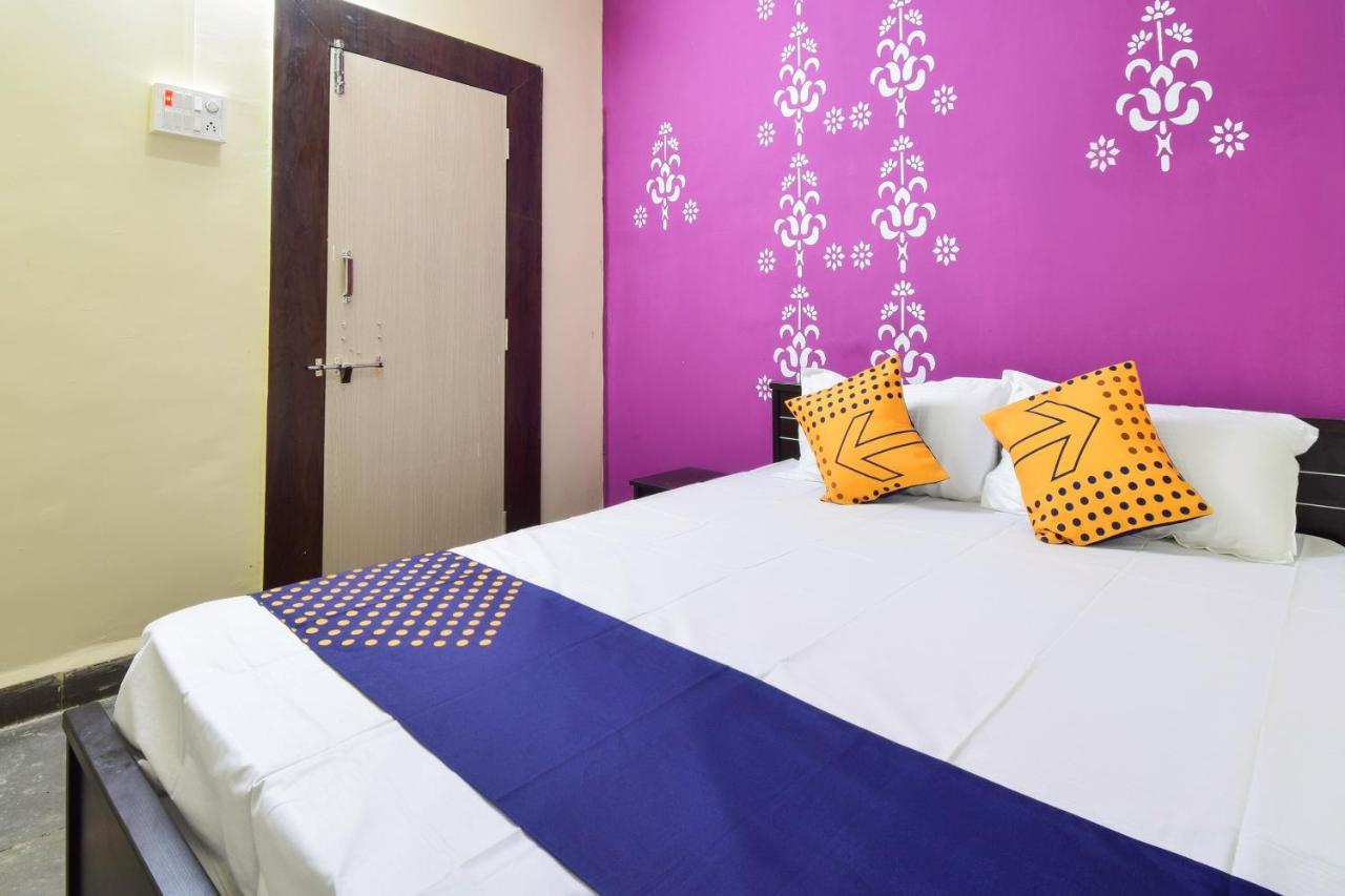 Spot On 66795 Hotel Abhijeet Otur Extérieur photo